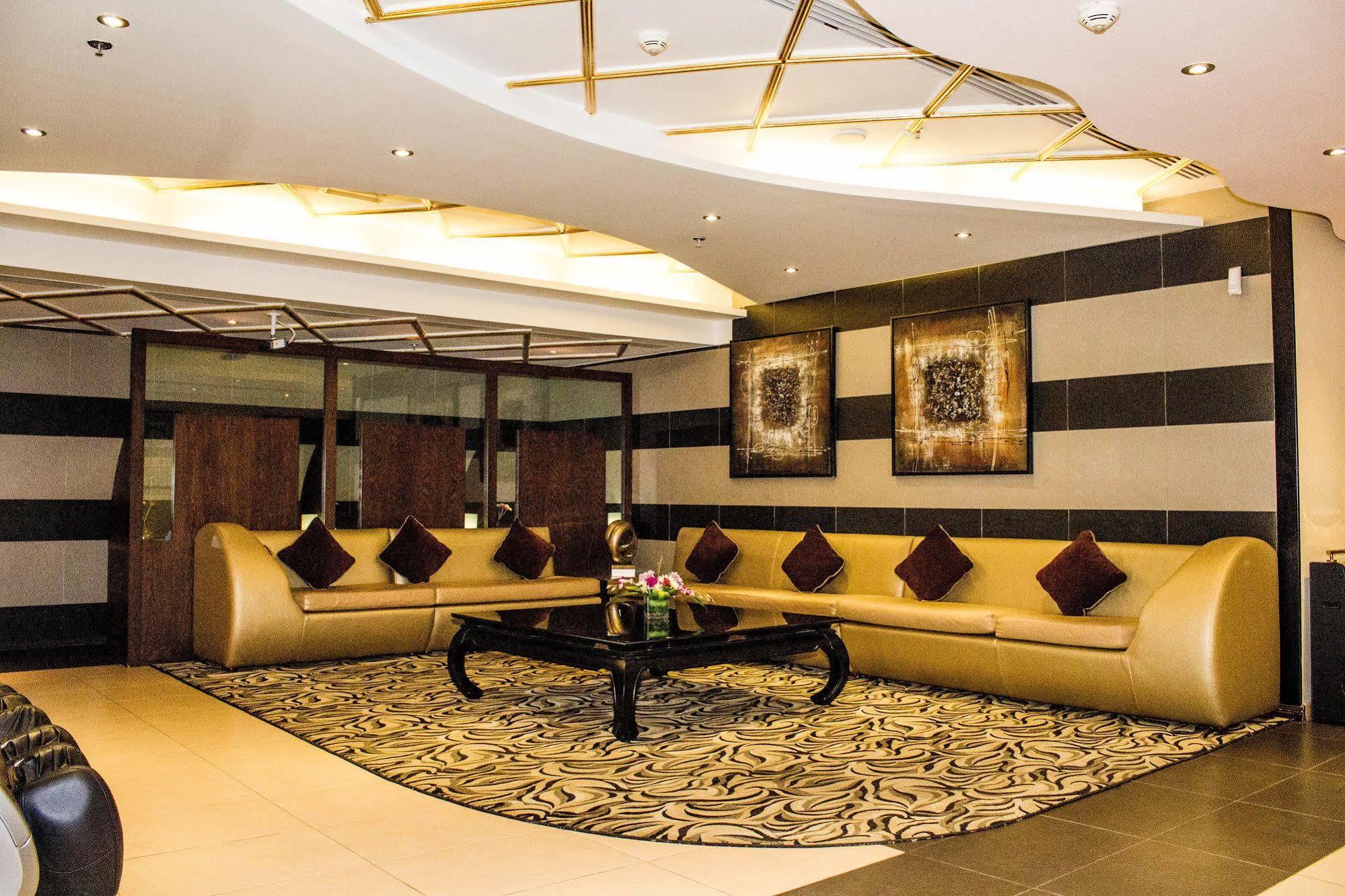 Al Waleed Holiday Homes Dubai Exterior photo