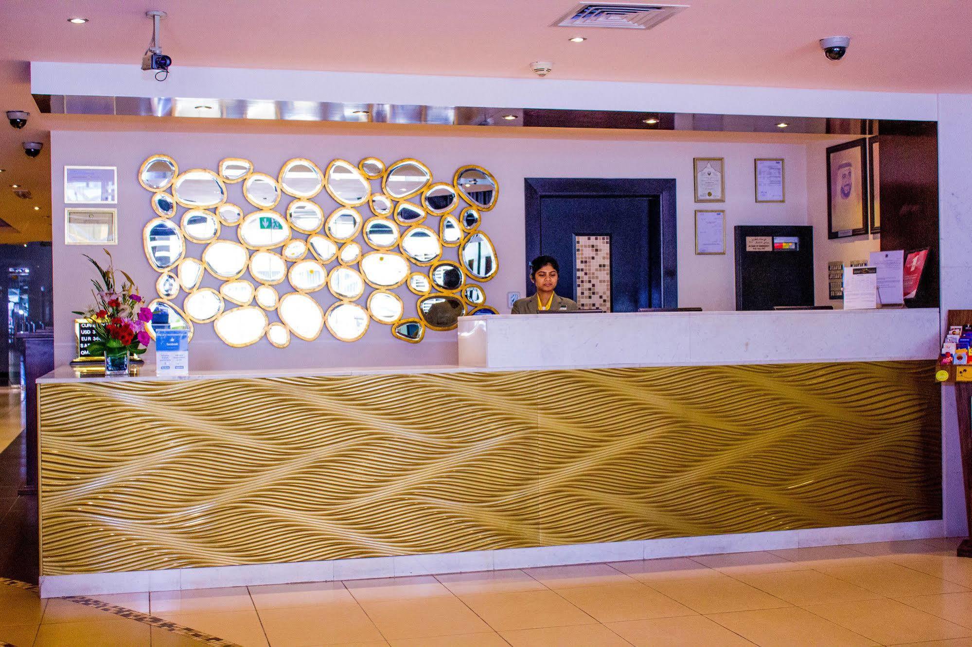 Al Waleed Holiday Homes Dubai Exterior photo
